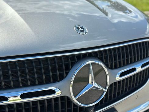 Used 2024 Mercedes-Benz GLC 300 4MATIC image 11