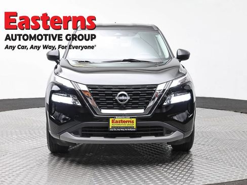 Used 2023 Nissan Rogue S AWD/4WD image 2