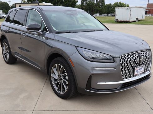Used 2023 Lincoln Corsair AWD w/ Equipment Group 101A image 3