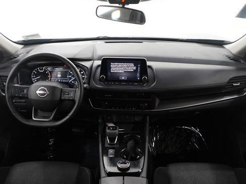 Used 2025 Nissan Rogue SV image 13