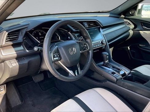 Used 2019 Honda Civic EX image 4
