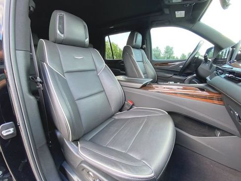 Used 2024 Cadillac Escalade Premium Luxury w/ LPO, Floor Liner Package AWD/4WD image 29