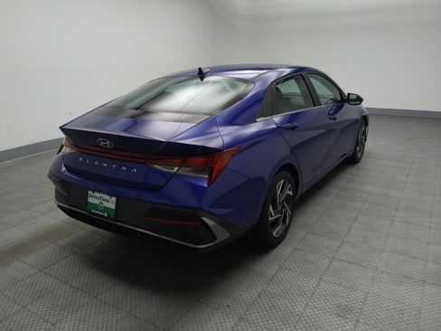 Used 2024 Hyundai Elantra SEL w/ Convenience Package FWD image 9