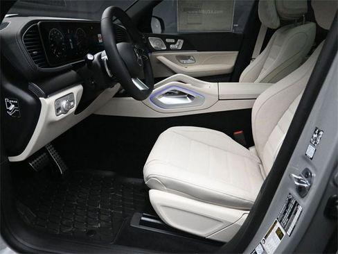 New 2026 Mercedes-Benz GLS 580 4MATIC image 17