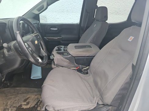 Used 2021 Chevrolet Silverado 1500 LT image 3