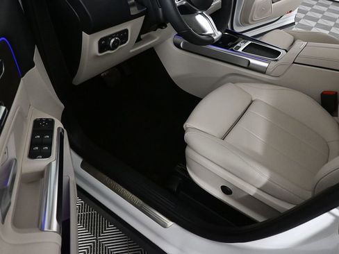 Used 2025 Mercedes-Benz GLB 250 image 7