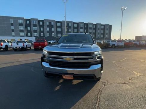 Used 2022 Chevrolet Silverado 1500 LT image 3