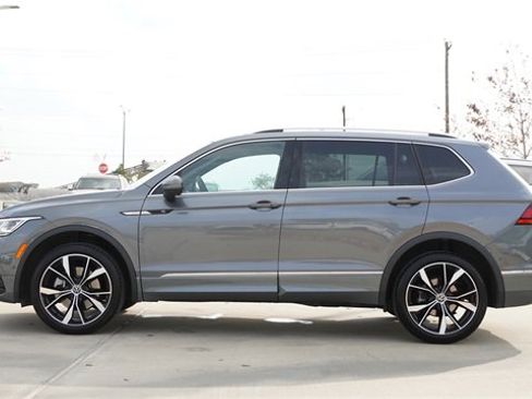 Used 2022 Volkswagen Tiguan SEL R-Line image 6