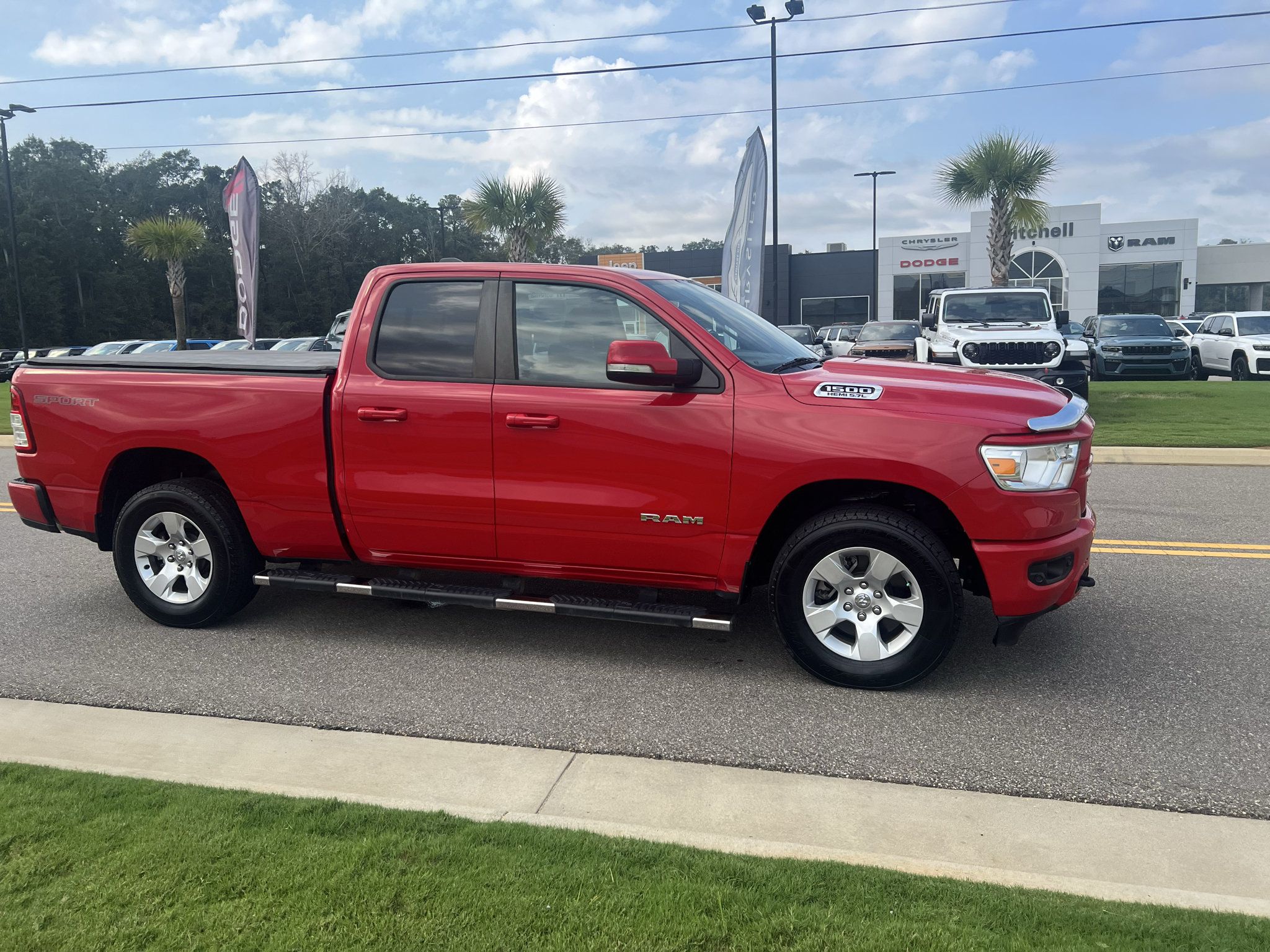 Used 2022 RAM 1500 Big Horn AWD/4WD image 3