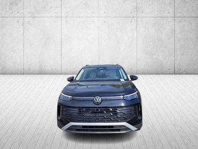 New 2025 Volkswagen Tiguan SE
