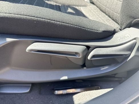 New 2026 Honda HR-V LX image 14