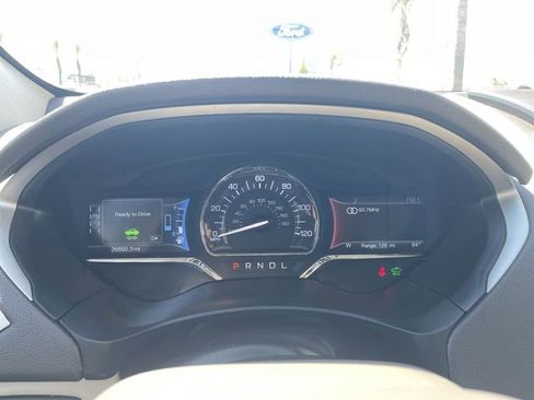 Used 2019 Lincoln MKZ Reserve FWD image 11