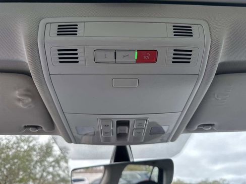 Used 2021 Volkswagen Golf 4-Door image 26