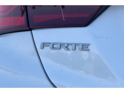 Used 2022 Kia Forte LXS image 17