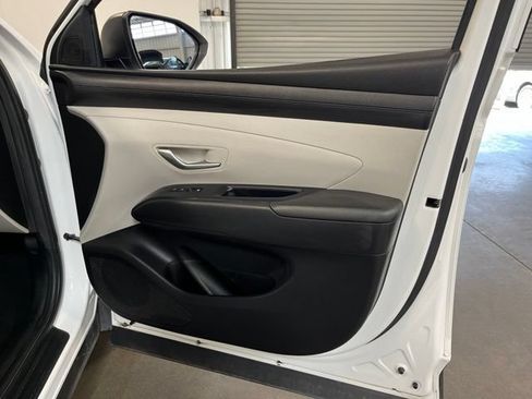 Used 2025 Hyundai Tucson SEL FWD image 12