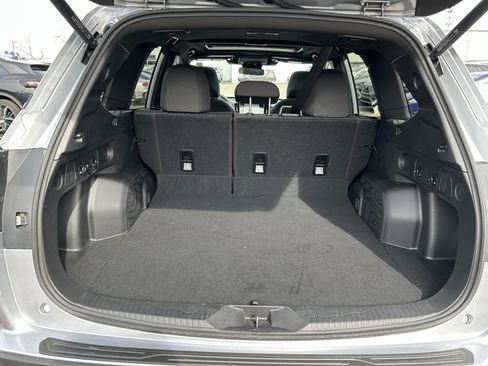 Used 2025 Subaru Forester Premium image 26