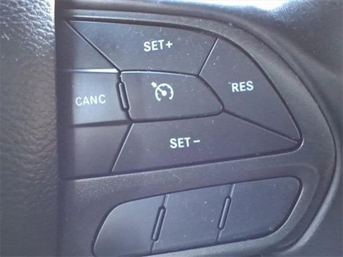 Used 2021 Dodge Challenger SXT image 28