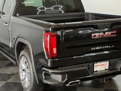 Used 2023 GMC Sierra 1500 Denali w/ Denali Reserve Package AWD/4WD image 9