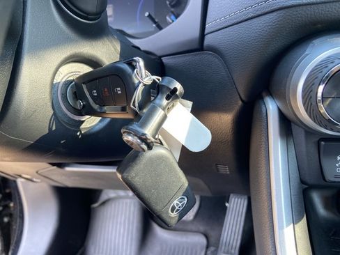Used 2023 Toyota RAV4 LE AWD/4WD image 41
