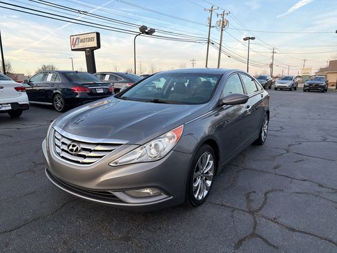 Used 2011 Hyundai Sonata SE w/ Navigation & Sunroof Pkg 4 image 9