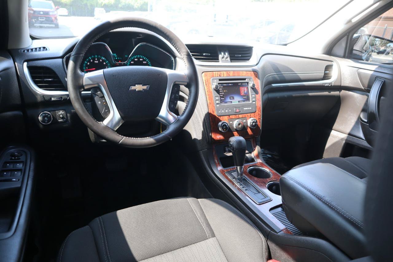 Used 2014 Chevrolet Traverse LT FWD image 18