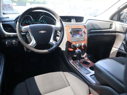Used 2014 Chevrolet Traverse LT FWD image 18