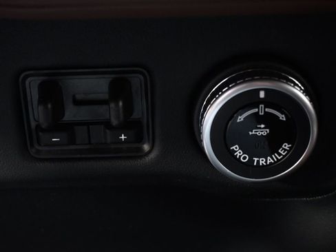 New 2026 Lincoln Navigator Reserve AWD/4WD image 30