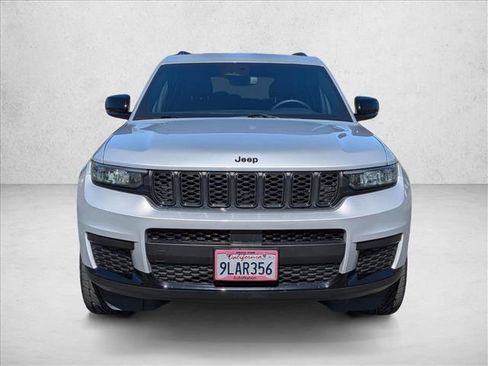 Used 2023 Jeep Grand Cherokee L Laredo AWD/4WD image 2