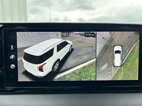 Used 2023 Hyundai Palisade Limited w/ Winter Package FWD image 31