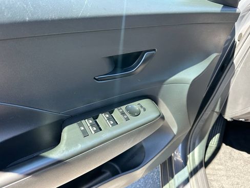 Used 2024 Hyundai Kona SE FWD image 22