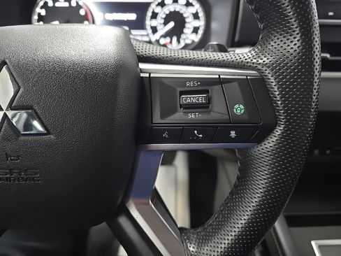 Used 2022 Mitsubishi Outlander SE image 20