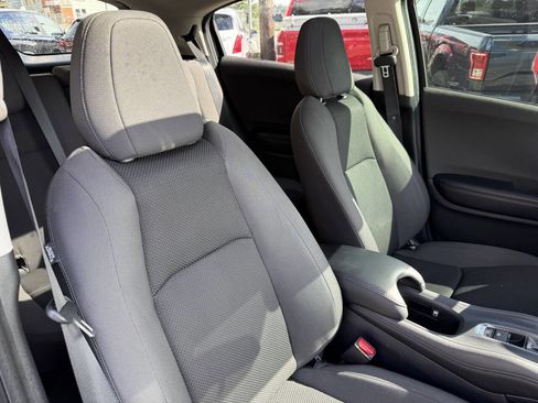 Used 2019 Honda HR-V EX image 29