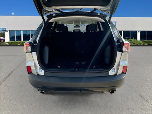 Used 2022 Ford Escape SE w/ SE Sport Appearance Package image 23