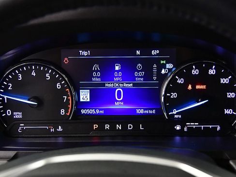 Used 2022 Ford Explorer XLT w/ Equipment Group 202A AWD/4WD image 16