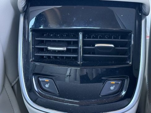 Used 2014 Cadillac XTS Luxury image 25