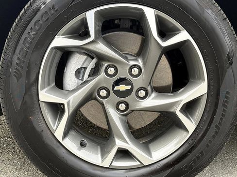 Used 2025 Chevrolet Trax LT w/ Driver Confidence Package image 8