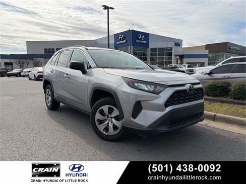 Used 2021 Toyota RAV4 LE image 1