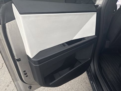 Used 2024 Tesla Cybertruck AWD Crew Cab image 11