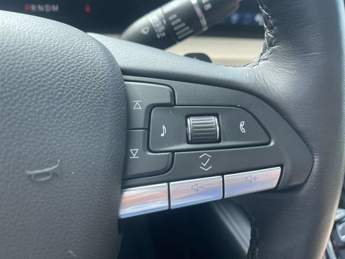 Certified 2024 Cadillac XT4 Luxury w/ Cold Weather Package FWD image 13