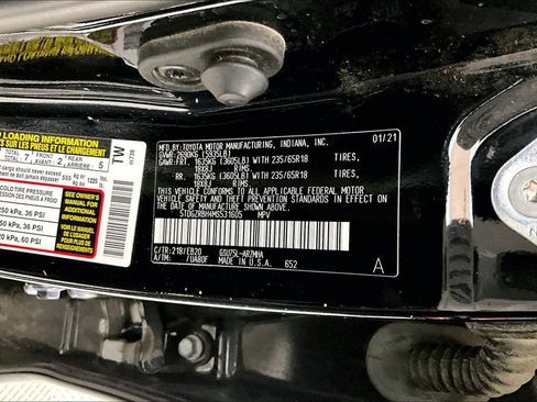 Used 2021 Toyota Highlander XLE image 22