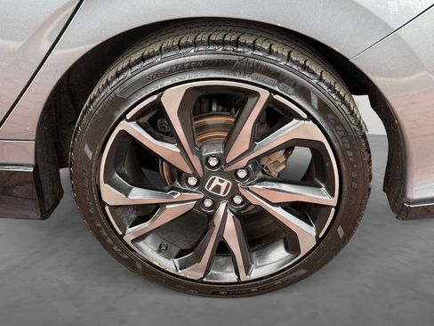 Used 2018 Honda Civic Sport image 8