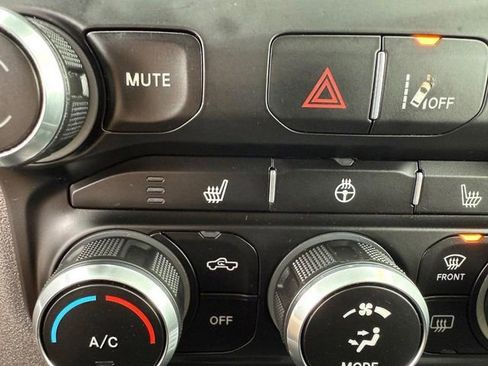 Used 2021 RAM 1500 Big Horn w/ Built-to-serve Edition image 23