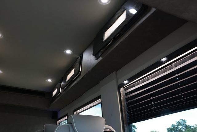 Used 2020 Mercedes-Benz Sprinter 2500 image 38