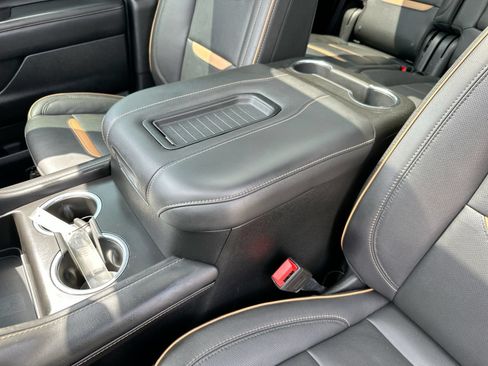 Used 2023 GMC Yukon AT4 AWD/4WD image 23