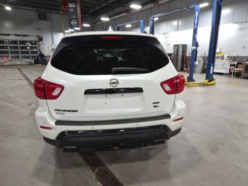 Used 2019 Nissan Pathfinder SL image 7
