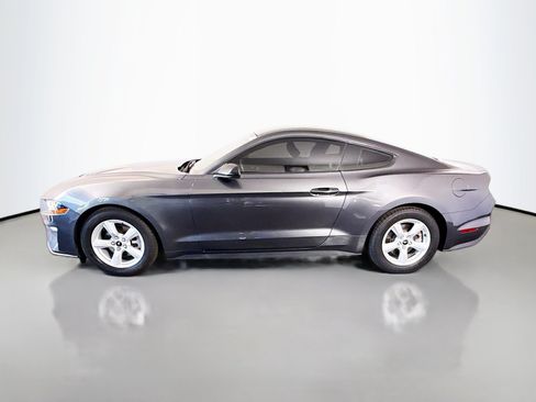 Used 2018 Ford Mustang Coupe RWD image 6