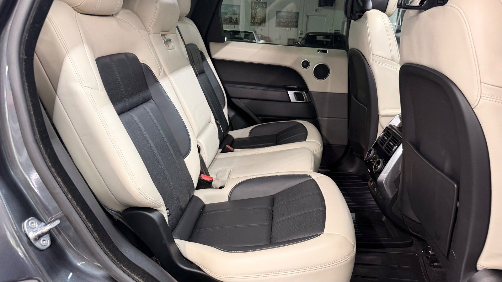 Used 2018 Land Rover Range Rover Sport HSE Dynamic AWD/4WD image 34