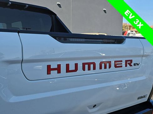 Used 2024 GMC Hummer EV 3X w/ LPO, Illumination Package image 11
