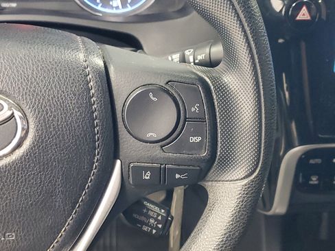 Used 2018 Toyota Corolla LE FWD image 26