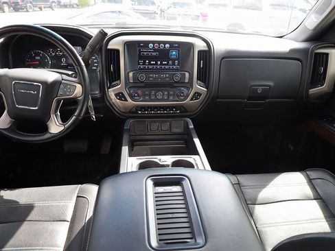 Used 2019 GMC Sierra 2500 Denali image 19